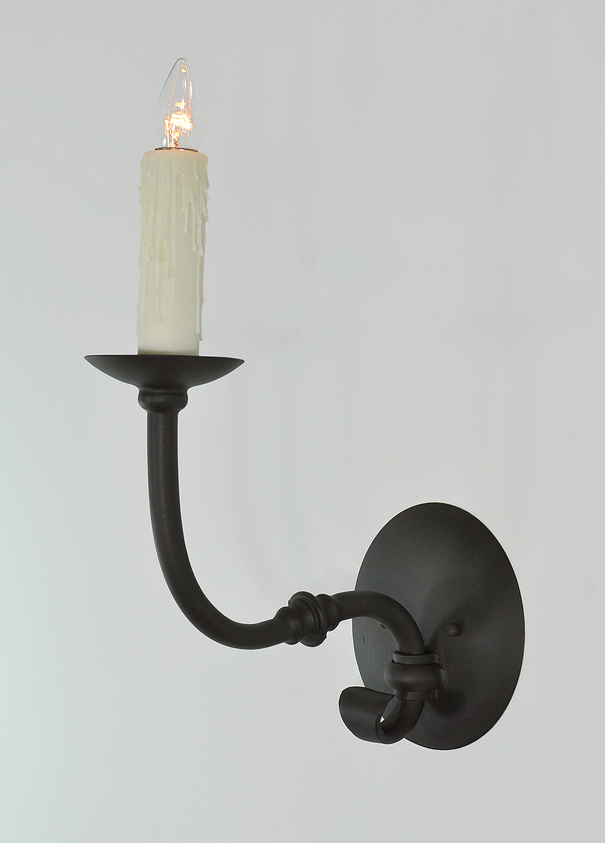 IN091 Single Iron Wall Sconces -- Classic Style Lighting
